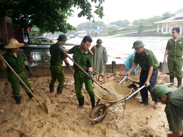 Bộ Công an chỉ đạo ứng phó với mưa, lũ quét và sạt lở đất