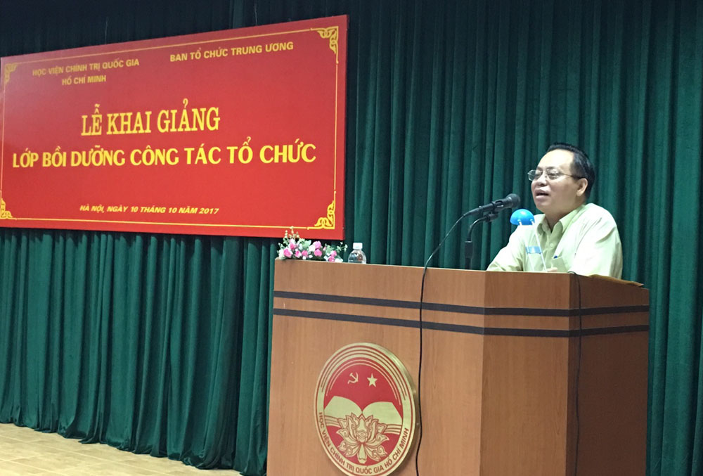 Đẩy mạnh công tác đào tạo, bồi dưỡng cán bộ làm công tác tổ chức
