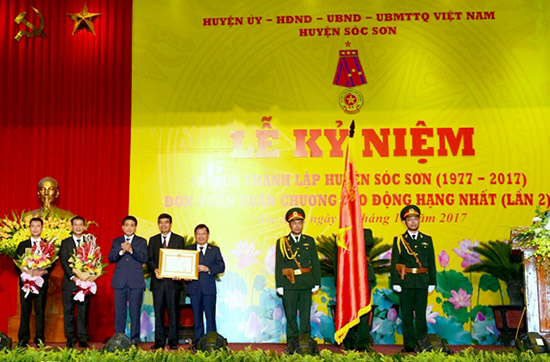 Hà Nội Huyện Sóc Sơn đón nhận Huân chương Lao động hạng Nhất