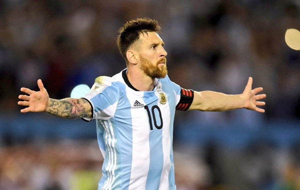 Messi giúp Argentina thoát hiểm tại vòng loại World Cup