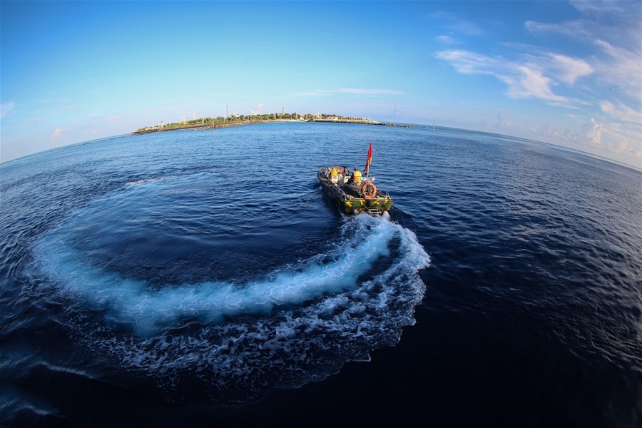 Khai mạc triển lãm ảnh “Trường Sa xin đến một lần”