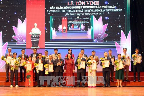 Tôn vinh, khơi dậy tư duy sáng tạo của nông dân