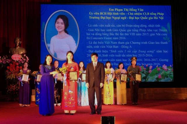 Ngày hội sáng tạo phụ nữ Thủ đô và tuyên dương 10 phụ nữ Thủ đô tiêu biểu