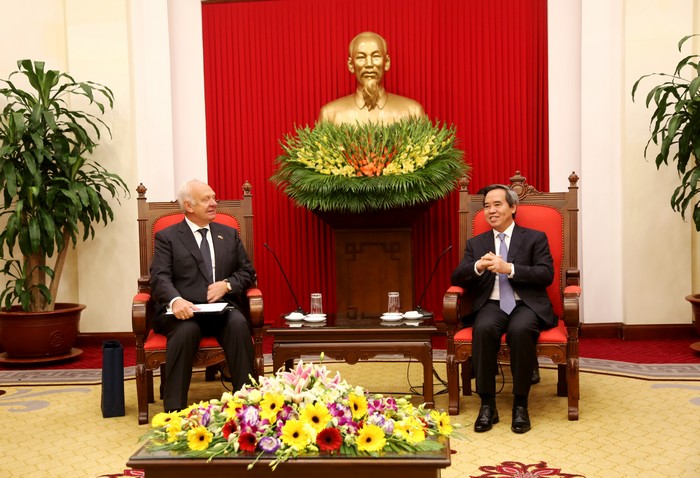 Trưởng Ban Kinh tế Trung ương tiếp Đại sứ Liên bang Nga và Đại sứ Úc tại Việt Nam