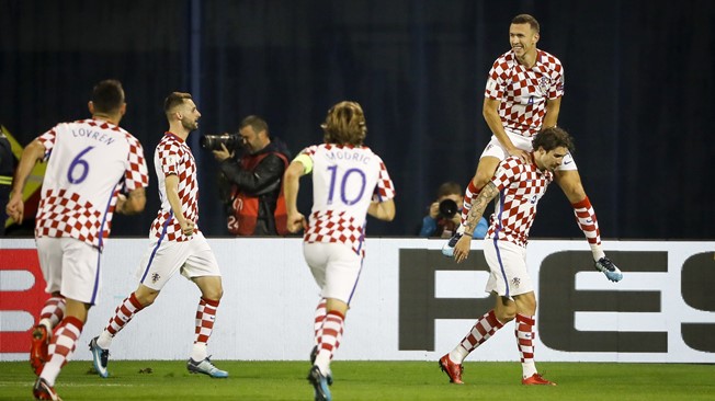 Đại thắng Hy Lạp, Croatia đặt một chân tới World Cup