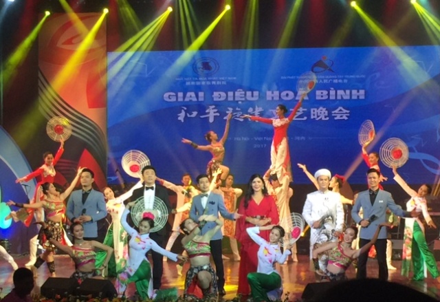 Sâu lắng chương trình nghệ thuật “Giai điệu hòa bình”