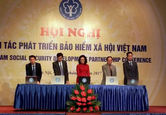 Khai trương Cổng thông tin điện tử BHXH Việt Nam phiên bản tiếng Anh