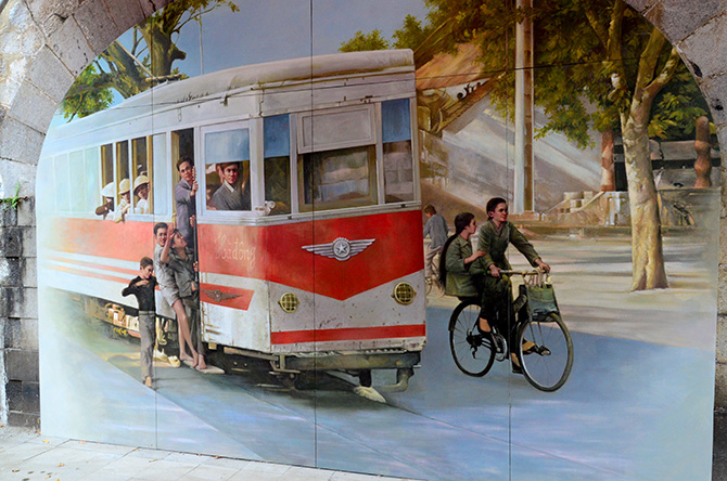 Vòm cầu phố Phùng Hưng Hà Nội khoác áo mới