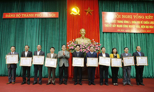 Hà Nội tiếp tục đổi mới, thực hiện tốt công tác cán bộ