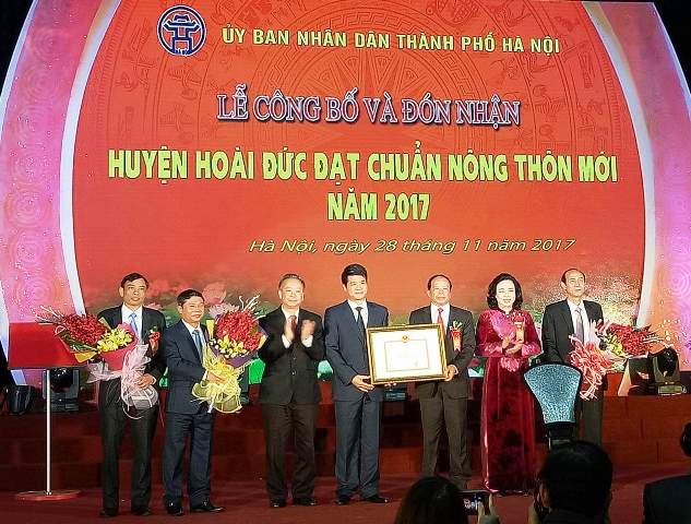 Hoài Đức đón nhận chuẩn nông thôn mới