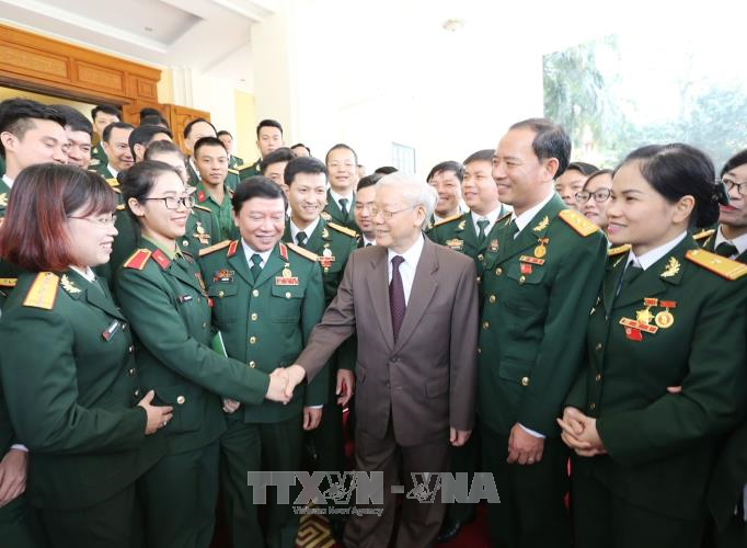 Tổng Bí thư Nguyễn Phú Trọng gặp mặt các đại biểu ưu tú thanh niên quân đội