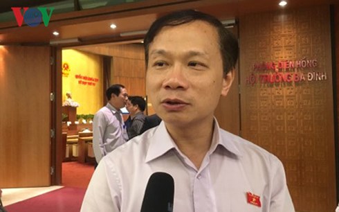 “Không thể trả lời dân cán bộ đã nghỉ hưu nên không giải quyết nữa”