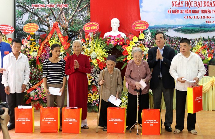 Trưởng Ban Kinh tế Trung ương Nguyễn Văn Bình tham dự Ngày hội đại đoàn kết toàn dân tộc tại Phú Thọ