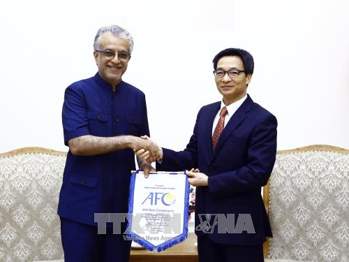 Phó Thủ tướng Chính phủ Vũ Đức Đam tiếp Chủ tịch Liên đoàn Bóng đá châu Á