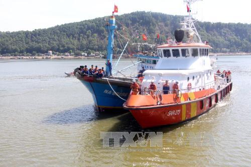 Cứu thành công 3 ngư dân bị nạn trên biển