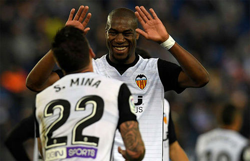 Valencia bám sát Barca trong cuộc đua vô địch Liga
