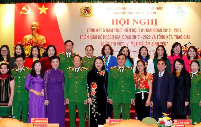 Phối hợp quản lý, giáo dục người thân trong gia đình không phạm tội và tệ nạn xã hội