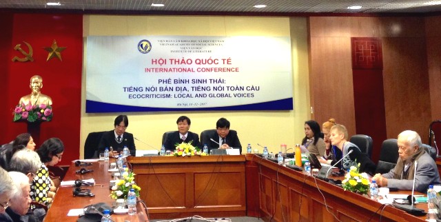 Phê bình sinh thái Tiếng nói bản địa, tiếng nói toàn cầu