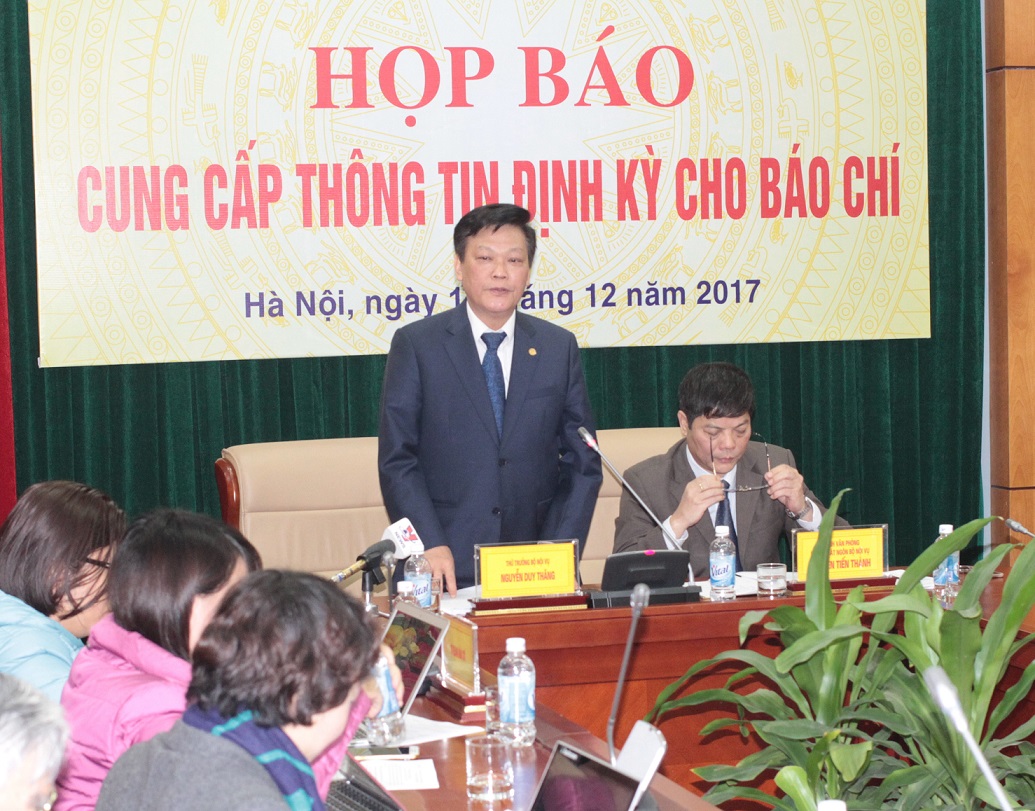 Bổ nhiệm cán bộ thiếu tiêu chuẩn do đâu