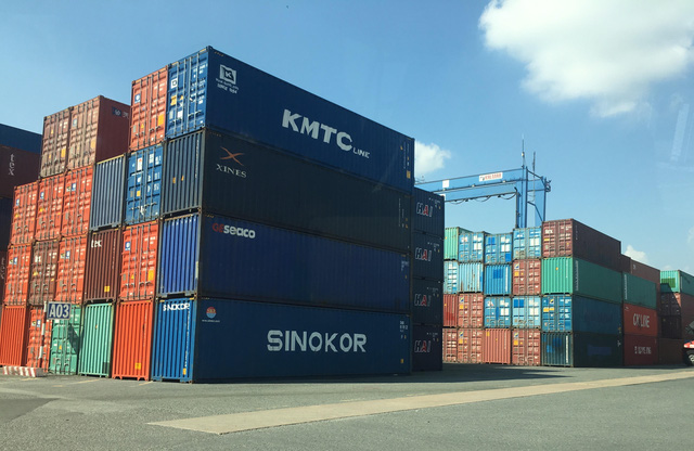 Xử lý các cá nhân để 213 container quá cảnh nhưng không xuất cảnh