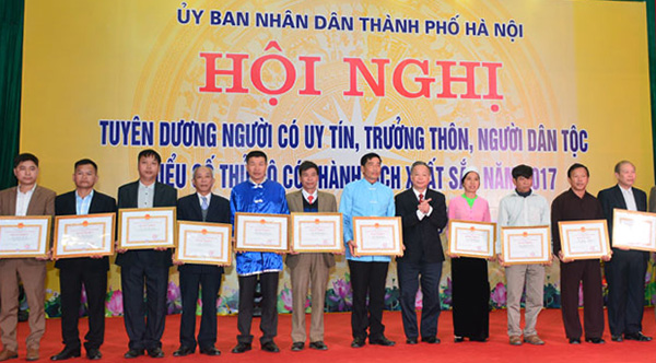 Hà Nội Tuyên dương người có uy tín, trưởng thôn, người dân tộc thiểu số có thành tích xuất sắc