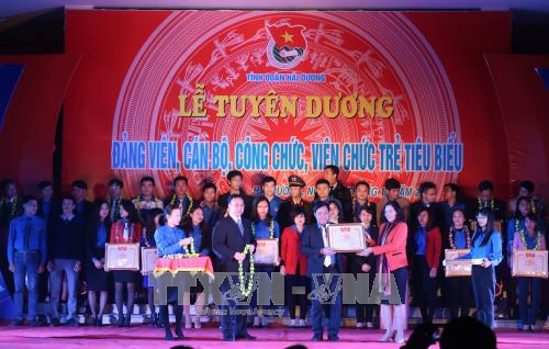 Hải Dương Tuyên dương cán bộ, công chức, viên chức, đảng viên trẻ tiêu biểu năm 2017