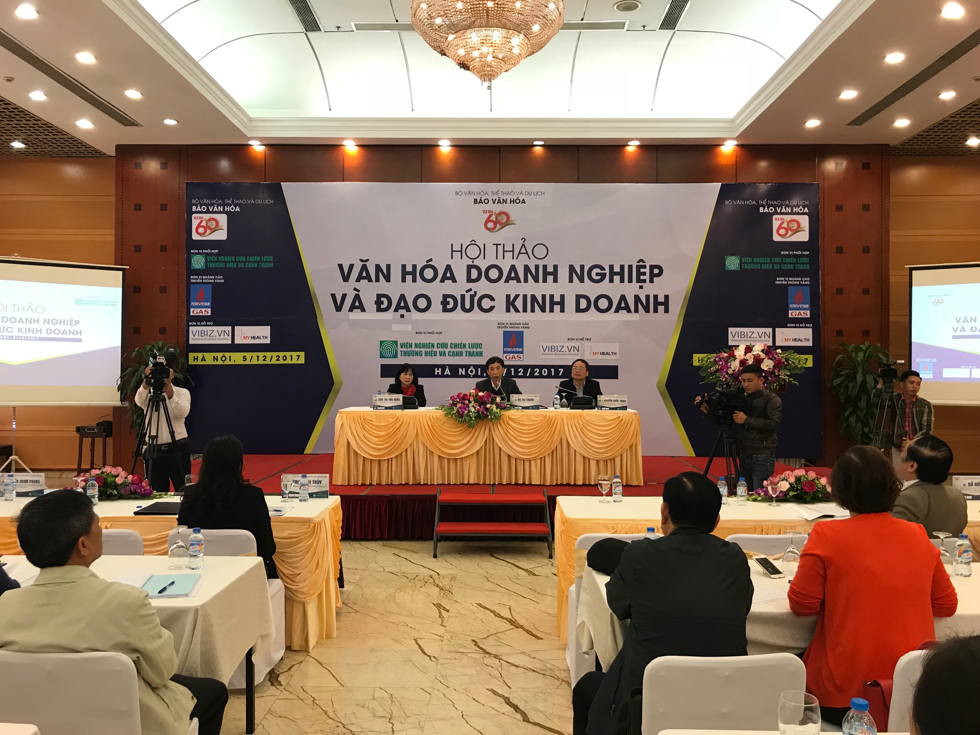Phát triển văn hóa doanh nghiệp và đạo đức kinh doanh