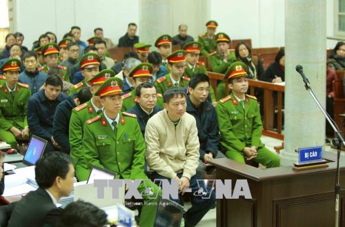 Phiên tòa xét xử Trịnh Xuân Thanh và đồng phạm Đùn đẩy trách nhiệm trong thực hiện Hợp đồng EPC số 33
