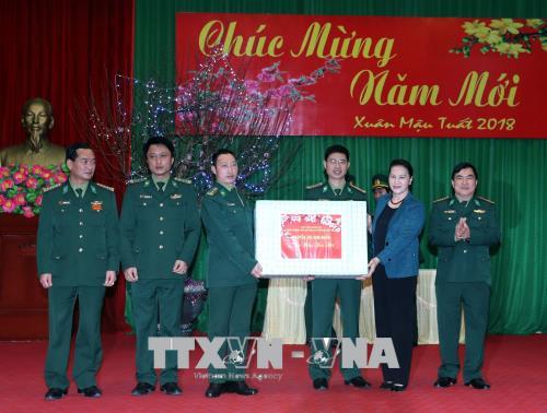 Chủ tịch Quốc hội thăm, làm việc tại Bộ Chỉ huy Bộ đội biên phòng tỉnh Hà Giang