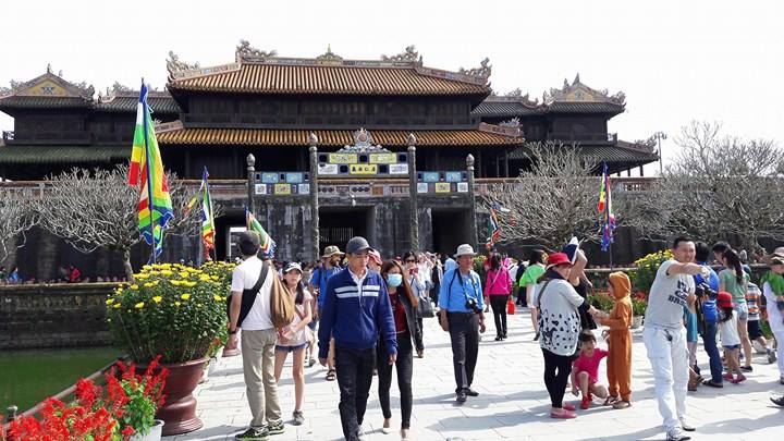 Hơn 3 triệu lượt khách đến tham quan khu di sản Huế trong năm 2017