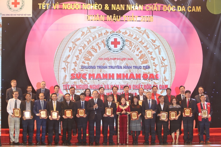 Chủ tịch nước dự chương trình nghệ thuật Sức mạnh nhân đạo