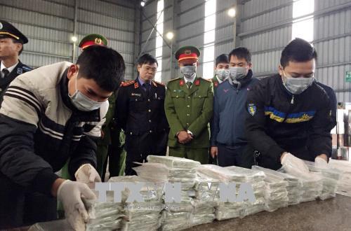 Tiêu hủy 300 bánh heroin