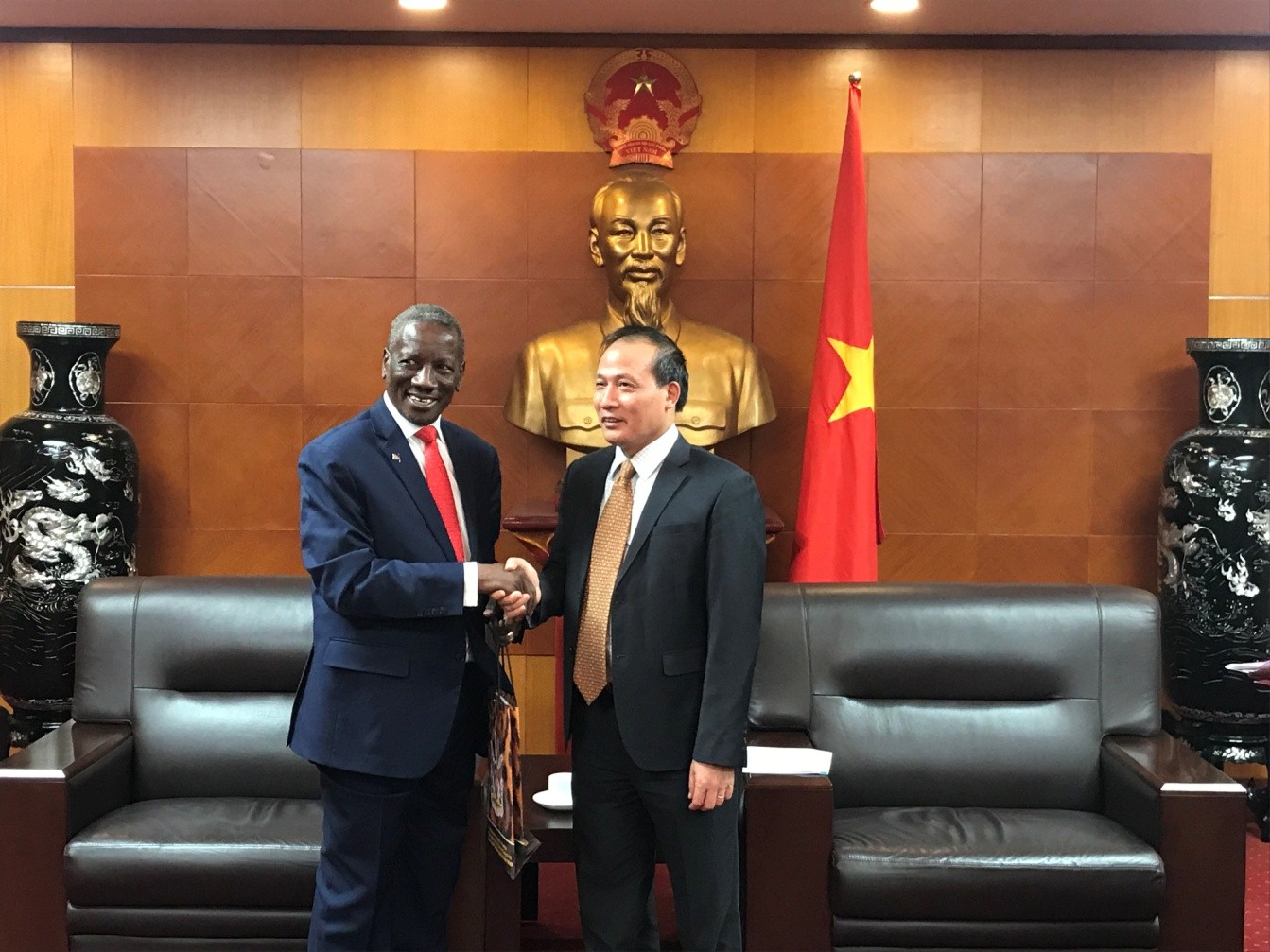 Đại sứ Namibia làm việc với Bộ Công Thương