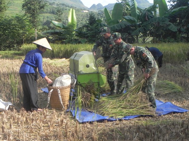 Sát cánh cùng đồng bào nghèo nơi biên giới