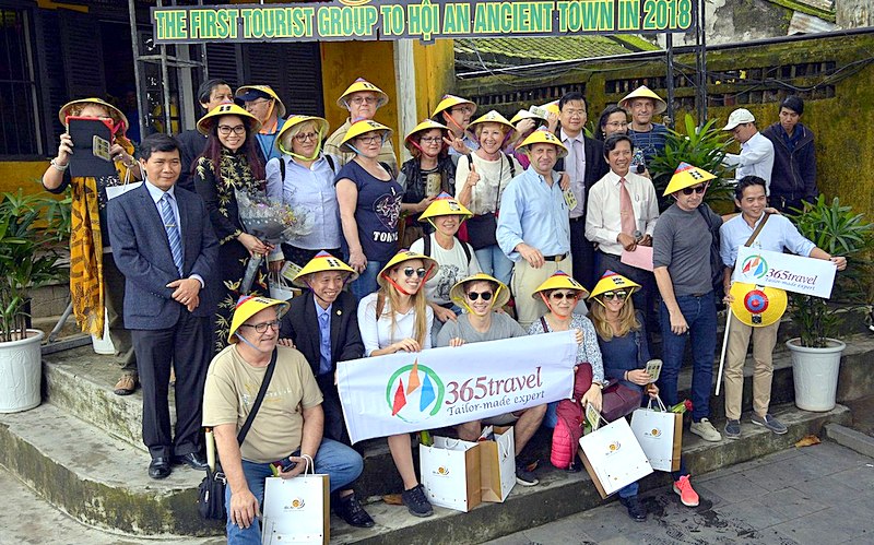 Đoàn du khách quốc tế đầu tiên “xông đất” Thành phố Hội An năm 2018