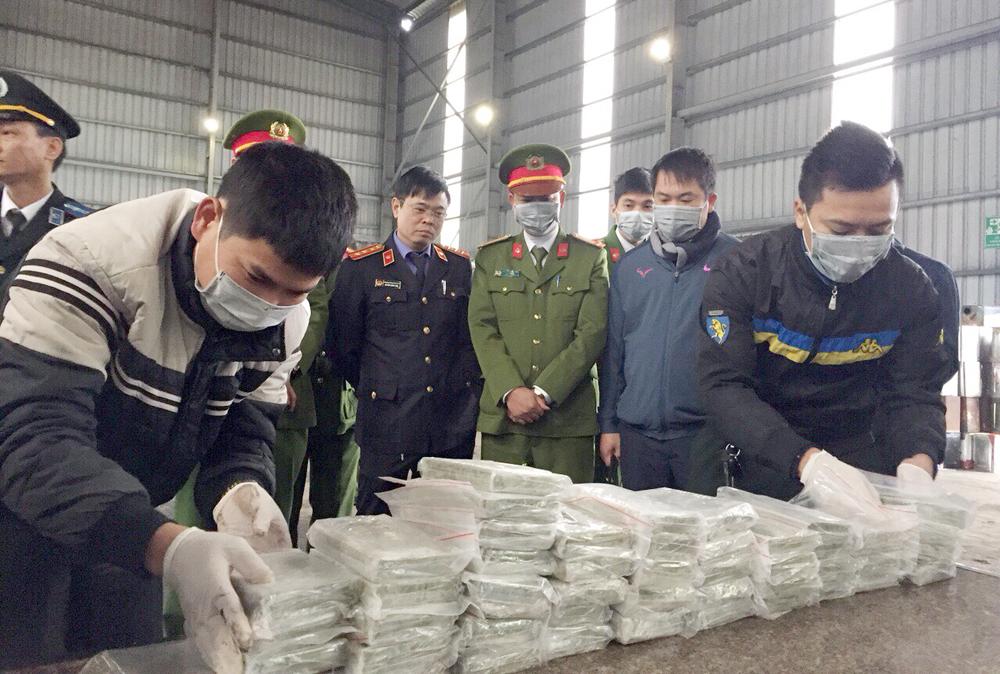 Quy định về việc niêm phong, mở niêm phong vật chứng