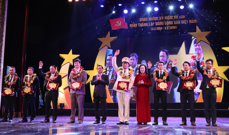 Vinh danh 10 gương mặt trẻ Thủ đô tiêu biểu năm 2017
