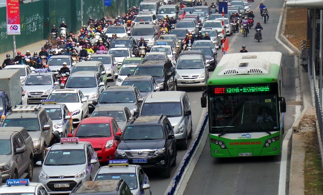 Riêng một làn đường, bus nhanh BRT đã thực sự hiệu quả
