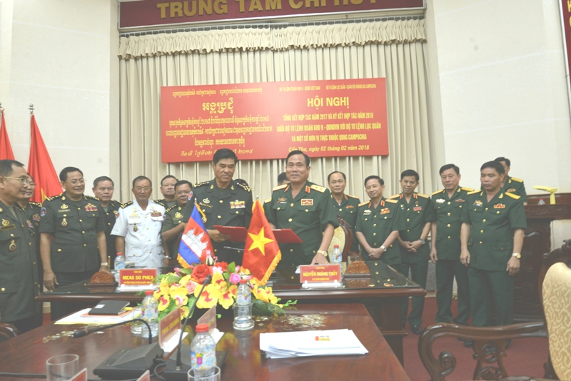 Bộ tư lệnh Quân khu 9 và Bộ tư lệnh Lục quân - Quân đội Hoàng gia Campuchia ký biên bản hợp tác