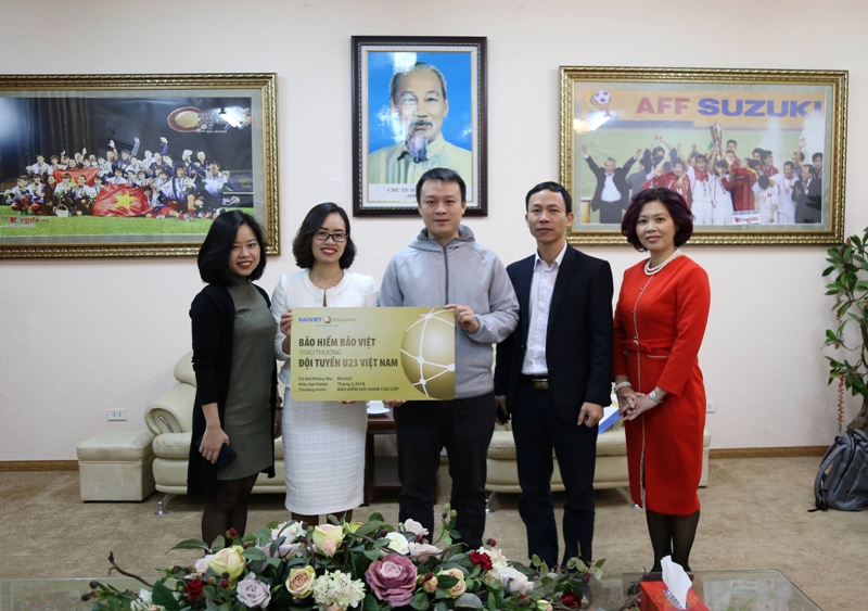 Bảo hiểm Bảo việt tặng thưởng cho Đội tuyển U23 Việt Nam