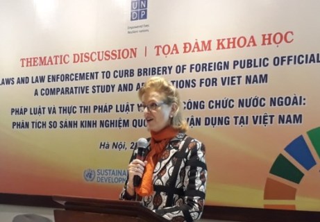 Bảo đảm thực thi pháp luật về hối lộ công chức nước ngoài
