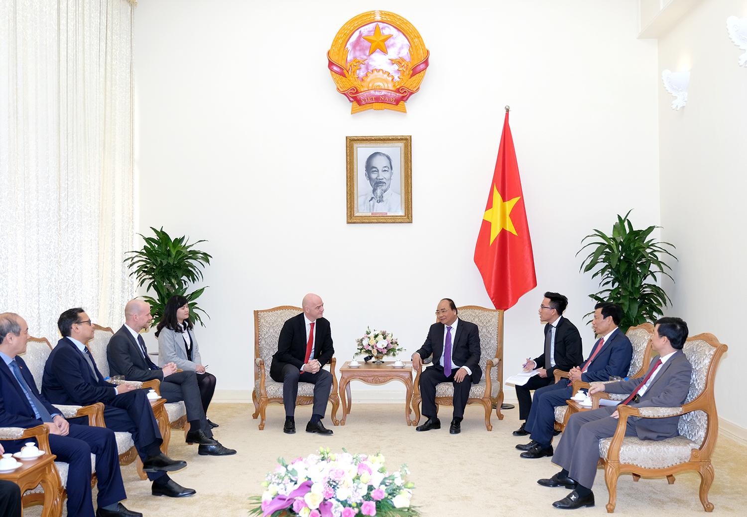 Việt Nam mong muốn FIFA tiếp tục hỗ trợ phát triển bóng đá chuyên nghiệp