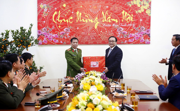 Phải đảm bảo an ninh, an toàn và cuộc sống bình yên cho nhân dân