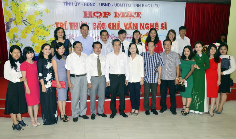 Họp mặt trí thức, báo chí, văn nghệ sĩ mừng Xuân Mậu Tuất 2018