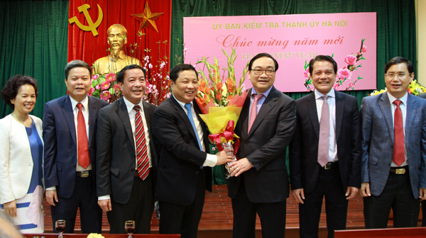 Khẩn trương vào công việc ngay từ ngày làm việc đầu tiên của năm Mậu Tuất