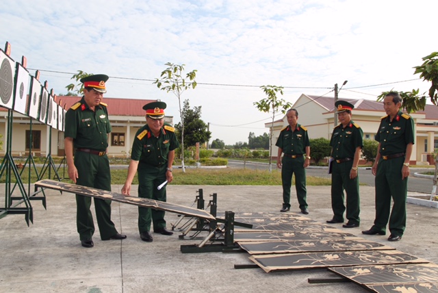Đảm bảo huấn luyện chặt chẽ, sát với tình hình thực tế của địa phương