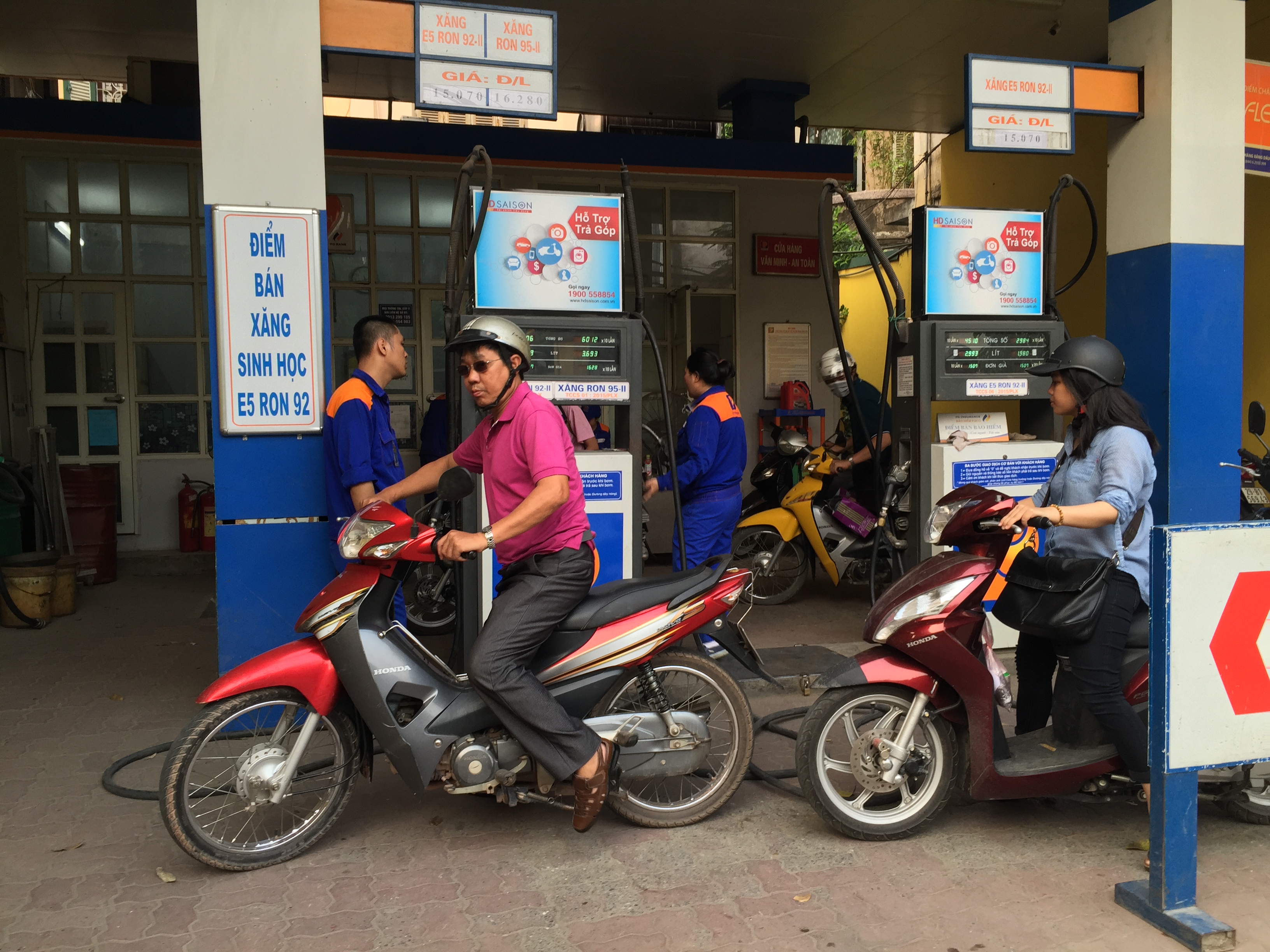 Tăng mạnh thuế bảo vệ môi trường, giá xăng tăng thêm 1 000 đồng lít