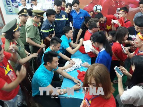 Các cầu thủ Hà Nội T T tham gia đội tuyển U23 Việt Nam giao lưu với người hâm mộ tỉnh Ninh Thuận