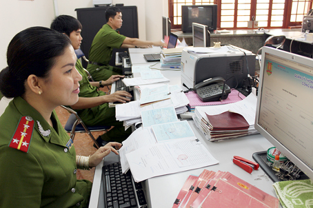 Xây dựng, quản lý, sử dụng cơ sở dữ liệu về thi hành tạm giữ, tạm giam