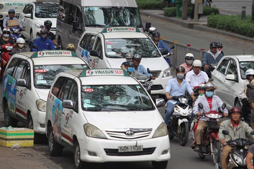 Xét xử sơ thẩm vụ án dân sự giữa Vinasun Corp và Grab Taxi Việt Nam